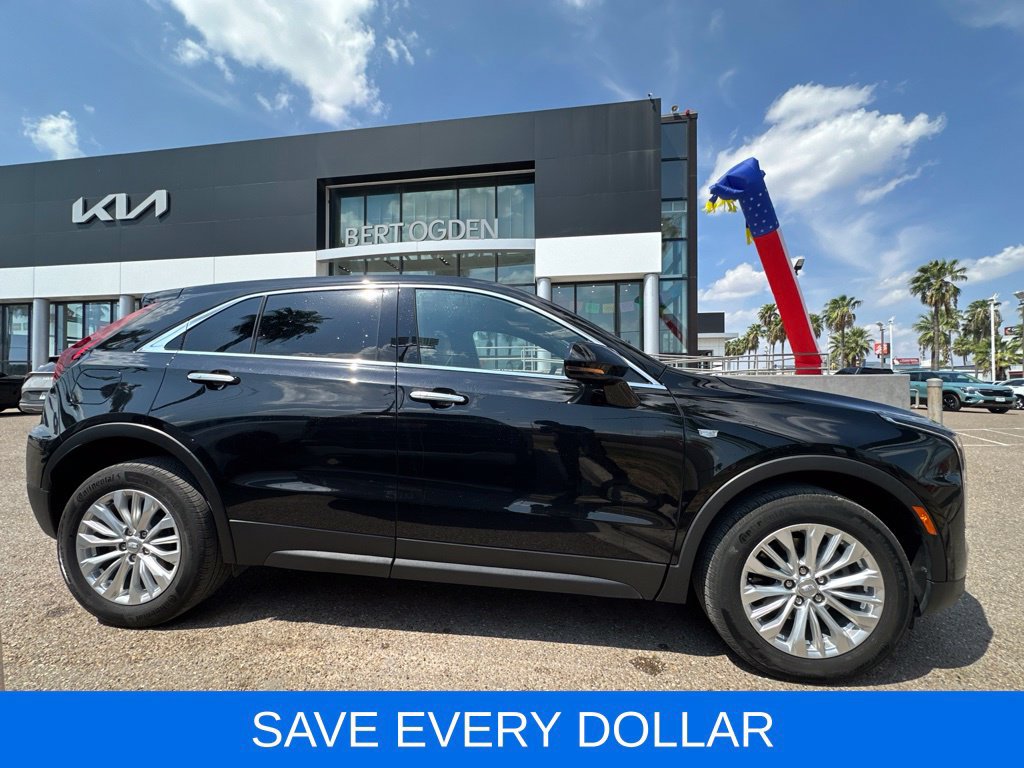 Used 2024 Cadillac XT4 Luxury FWD image 3