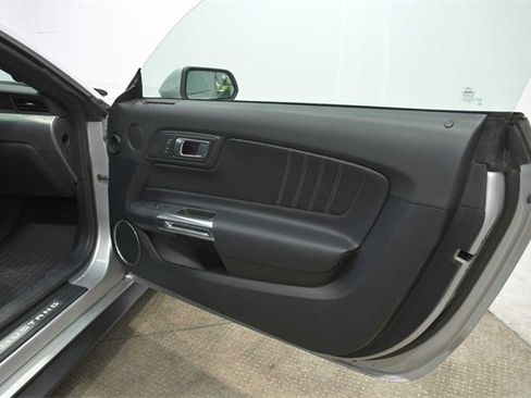 Used 2022 Ford Mustang Premium image 12