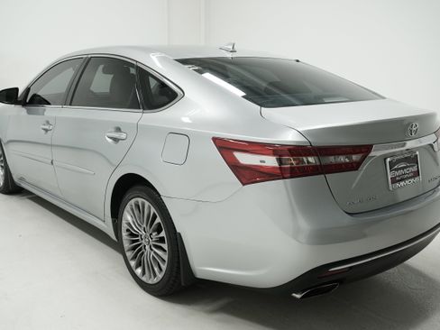 Used 2016 Toyota Avalon Limited image 6