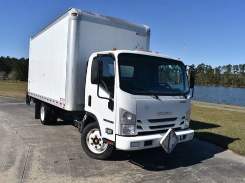 Used 2018 Isuzu NPR image 2