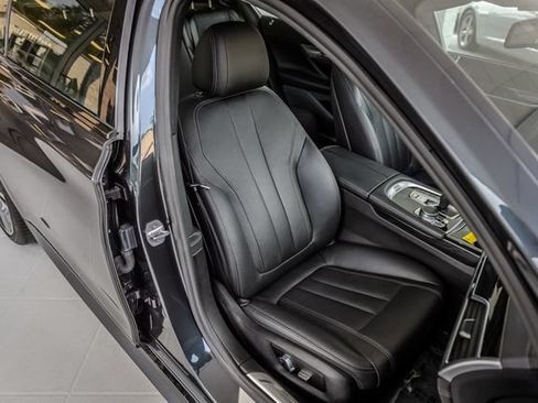 Used 2019 BMW 740i w/ M Sport Package RWD image 47