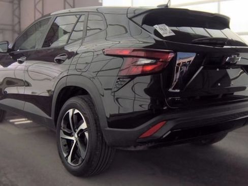 Used 2026 Chevrolet Trax RS w/ Driver Confidence Package FWD image 2