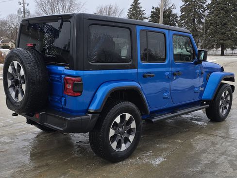 Used 2022 Jeep Wrangler Unlimited Sahara w/ Dual Top Group image 5