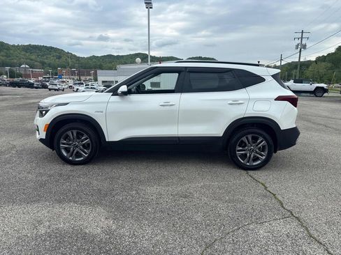 Used 2021 Kia Seltos S AWD/4WD image 2