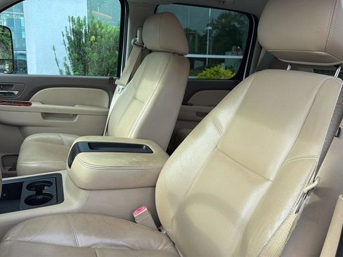 Used 2014 Chevrolet Silverado 2500 LTZ w/ LTZ Plus Package AWD/4WD image 28