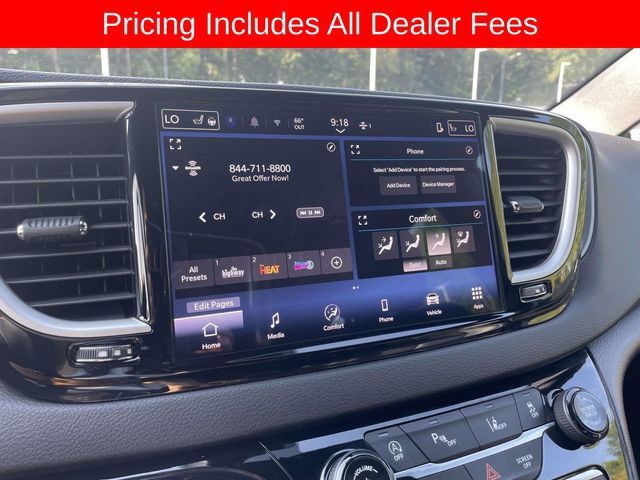 Used 2025 Chrysler Pacifica Select FWD image 32