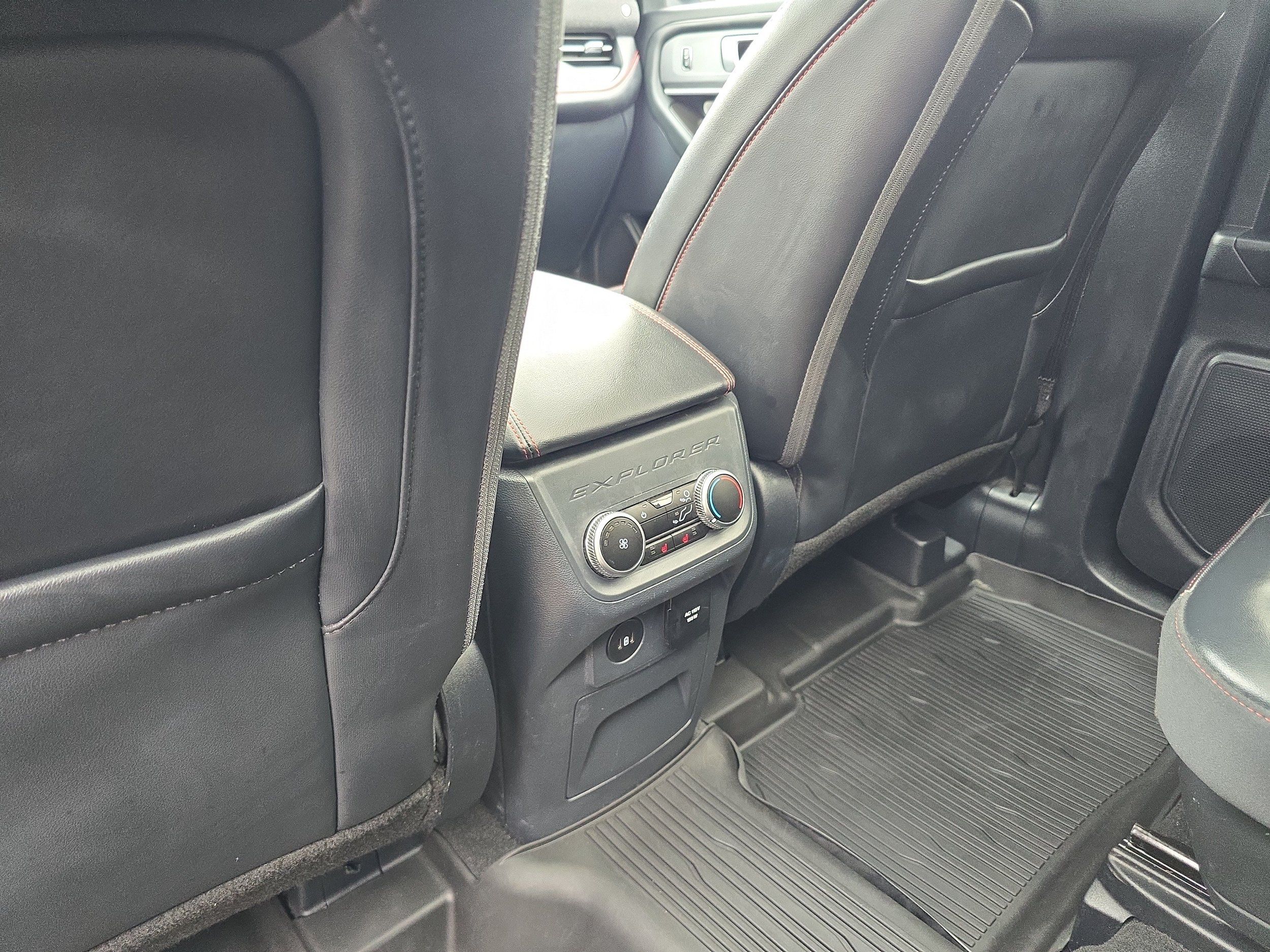 Used 2025 Ford Explorer ST AWD/4WD image 21