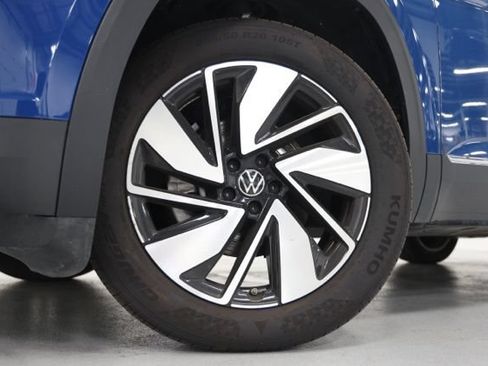 Used 2025 Volkswagen Atlas SEL AWD/4WD image 8