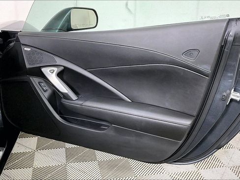 Used 2017 Chevrolet Corvette Stingray Coupe w/ 1LT image 21