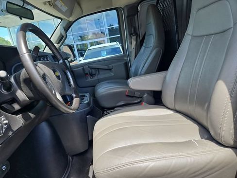 Used 2021 Chevrolet Express 2500 w/ Driver Convenience Package RWD image 15