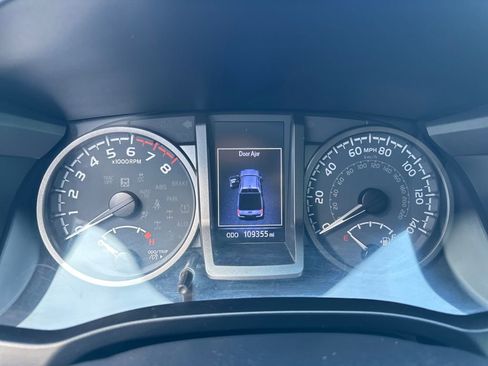 Used 2021 Toyota Tacoma TRD Off-Road image 21