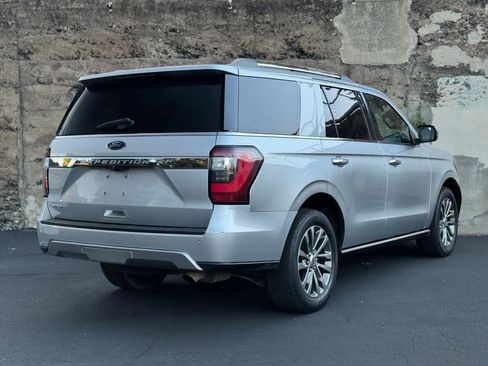 Used 2018 Ford Expedition Limited RWD image 4