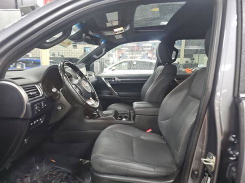 Used 2023 Lexus GX 460 Premium w/ Premium Plus Package image 5