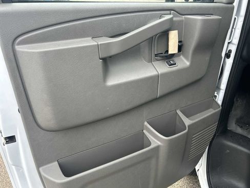 New 2025 GMC Savana 3500 w/ Power Convenience Package image 18