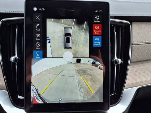 New 2026 Volvo XC90 B6 Plus w/ Protection Package Premier AWD/4WD image 26