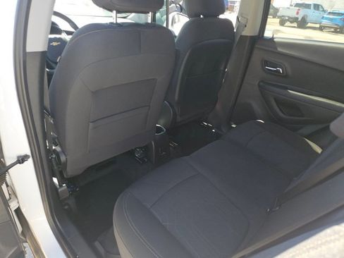 Used 2020 Chevrolet Trax LT FWD image 11