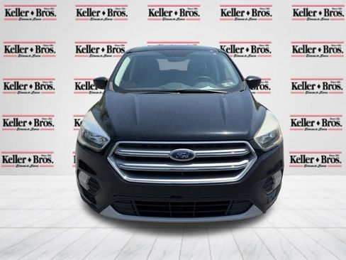 Used 2017 Ford Escape SE FWD image 2