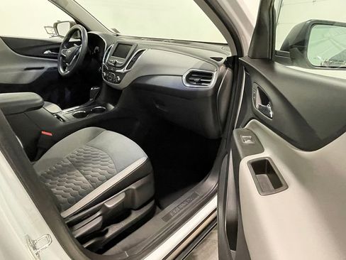 Used 2020 Chevrolet Equinox LS image 24