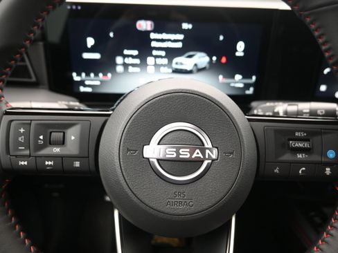 New 2026 Nissan Kicks SR image 14