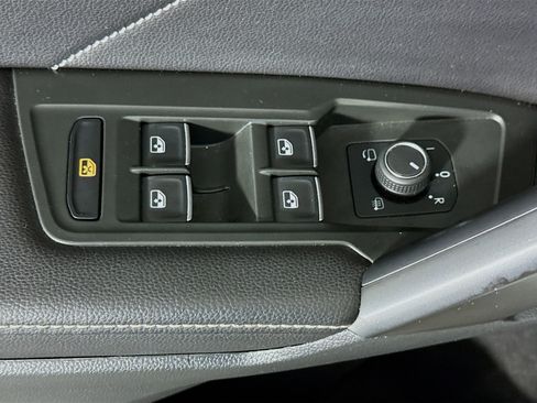 Used 2024 Volkswagen Tiguan SEL R-Line image 24