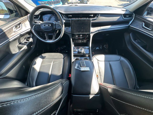 Used 2023 Jeep Grand Cherokee L Limited AWD/4WD image 30