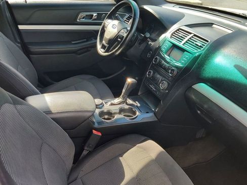 Used 2016 Ford Explorer XLT image 11