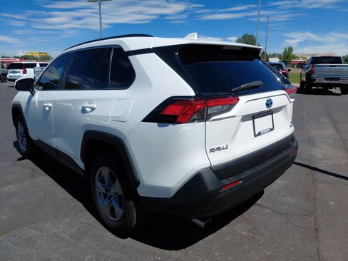Certified 2022 Toyota RAV4 XLE AWD/4WD image 5