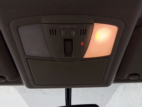 Used 2013 Nissan Rogue SL image 32