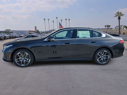 New 2026 BMW 530i w/ Executive Package image 8