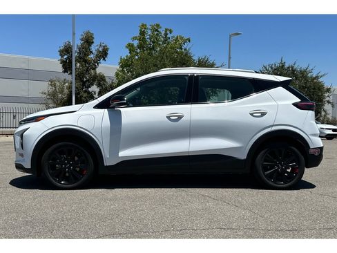 Used 2023 Chevrolet Bolt EUV LT w/ Convenience Package FWD image 2