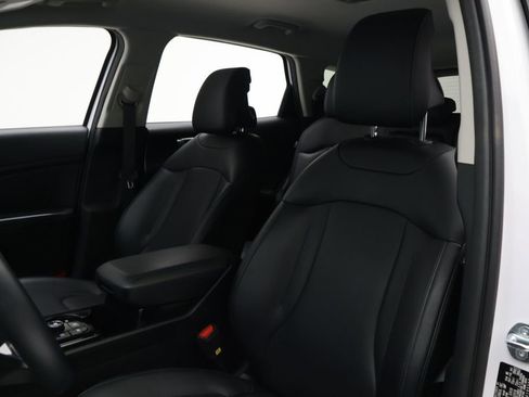 Used 2024 Kia Sportage EX image 13