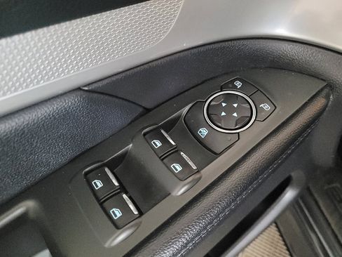 Used 2017 Ford Explorer XLT w/ Equipment Group 202A FWD image 27