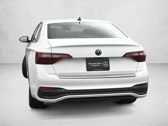 Used 2024 Volkswagen Jetta Sport FWD image 5