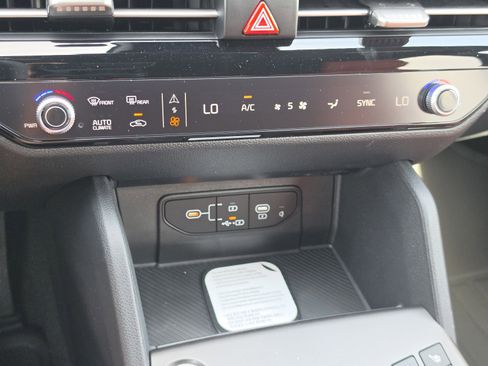 New 2026 Kia Sportage SX AWD/4WD image 17
