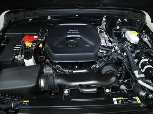 Used 2021 Jeep Wrangler Sport AWD/4WD image 32