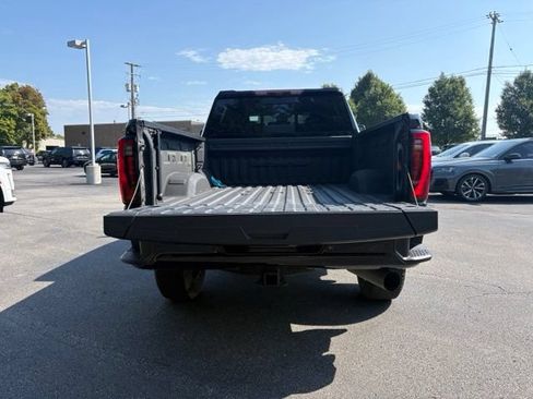 Used 2024 GMC Sierra 3500 Denali Ultimate AWD/4WD image 6