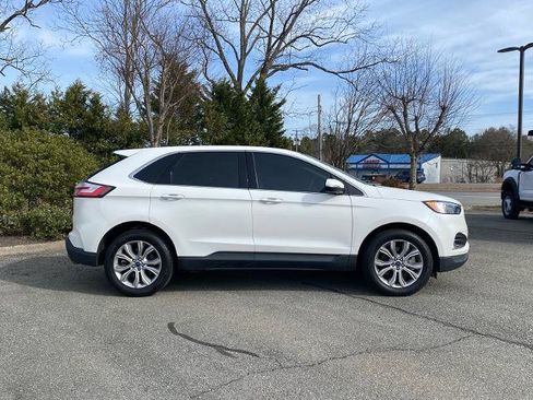 Certified 2022 Ford Edge Titanium image 3