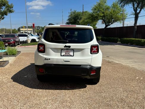 Used 2021 Jeep Renegade Sport image 9