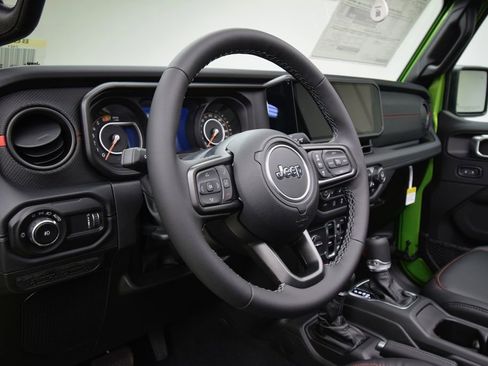 New 2026 Jeep Wrangler Rubicon w/ Xtreme 35 Tire Package image 40