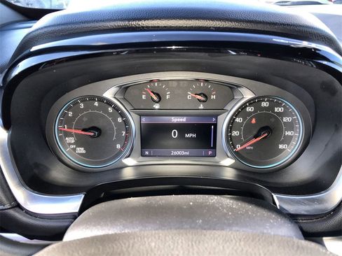 Used 2023 Chevrolet Traverse LT w/ Rear Camera Mirror Package image 15