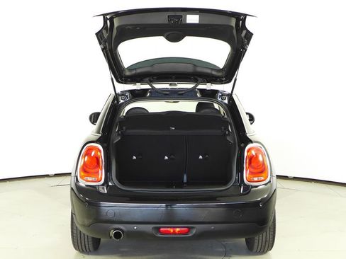 Used 2019 MINI Cooper 4-Door Hardtop image 10