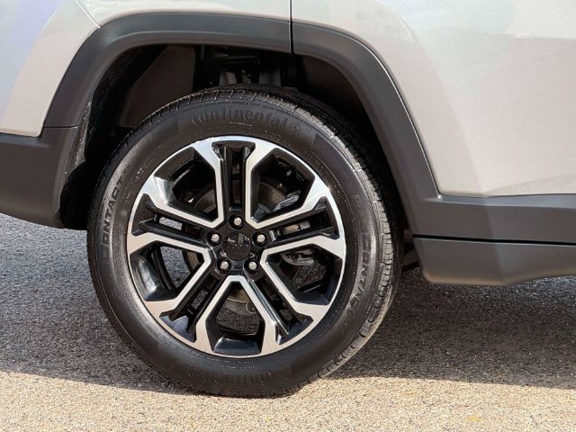 Used 2023 Jeep Compass Limited AWD/4WD image 10