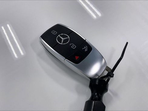 Used 2026 Mercedes-Benz GLB 250 4MATIC image 13