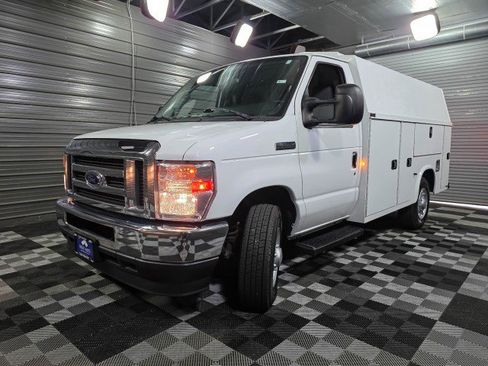 Used 2021 Ford E-350 and Econoline 350 Super Duty w/ Power Windows & Locks Group image 34
