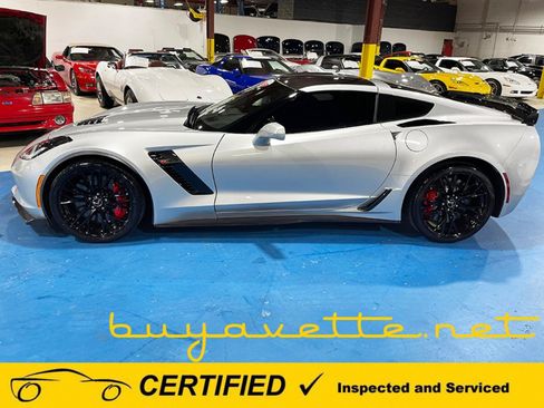 Used 2015 Chevrolet Corvette Z06 w/ 3LZ Preferred Equipment Group RWD image 6