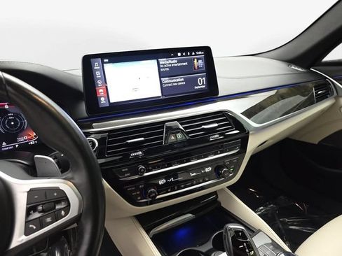 Used 2023 BMW M550i xDrive w/ Dynamic Handling Package AWD/4WD image 20