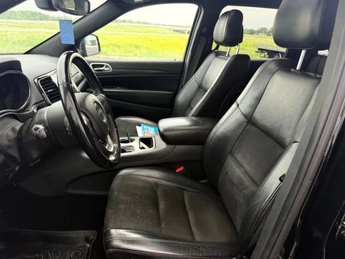 Used 2019 Jeep Grand Cherokee Altitude AWD/4WD image 12