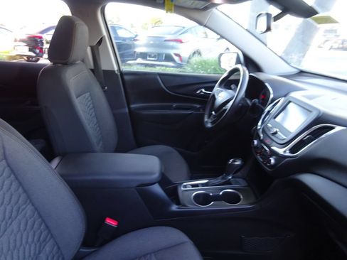 Certified 2018 Chevrolet Equinox LT FWD image 16