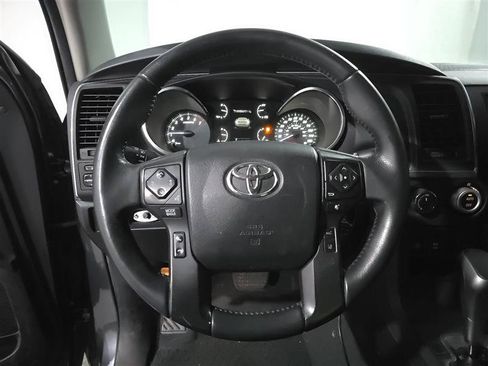 Used 2022 Toyota Sequoia TRD Sport AWD/4WD image 8