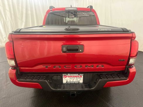 Certified 2018 Toyota Tacoma TRD Sport image 15